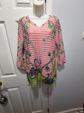 Soft Surroundings Pink floral tropical bird print top size small